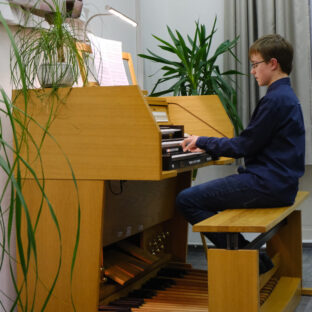 VOJTĚCH SEDLÁK ZÍSKAL 2. CENU VE HŘE NA VARHANY